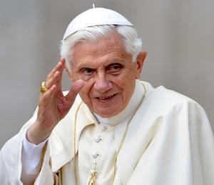 Prière à Marie de Benoît XVI